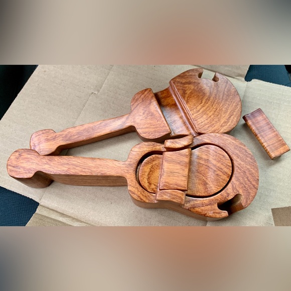 Vtg Artisan Hand Crafted Hardwood Figural Guitar Puzzle Jewelry Stash Box - Picture 15 of 15